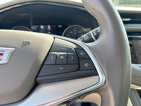 Used 2021 Cadillac XT5 Premium Luxury image 18