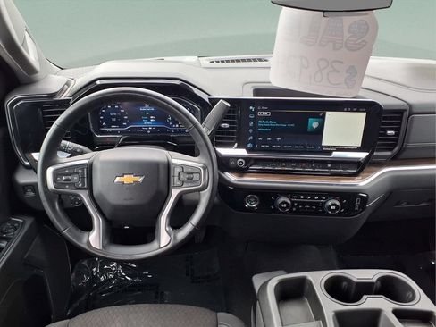 Certified 2024 Chevrolet Silverado 1500 LT AWD/4WD image 15