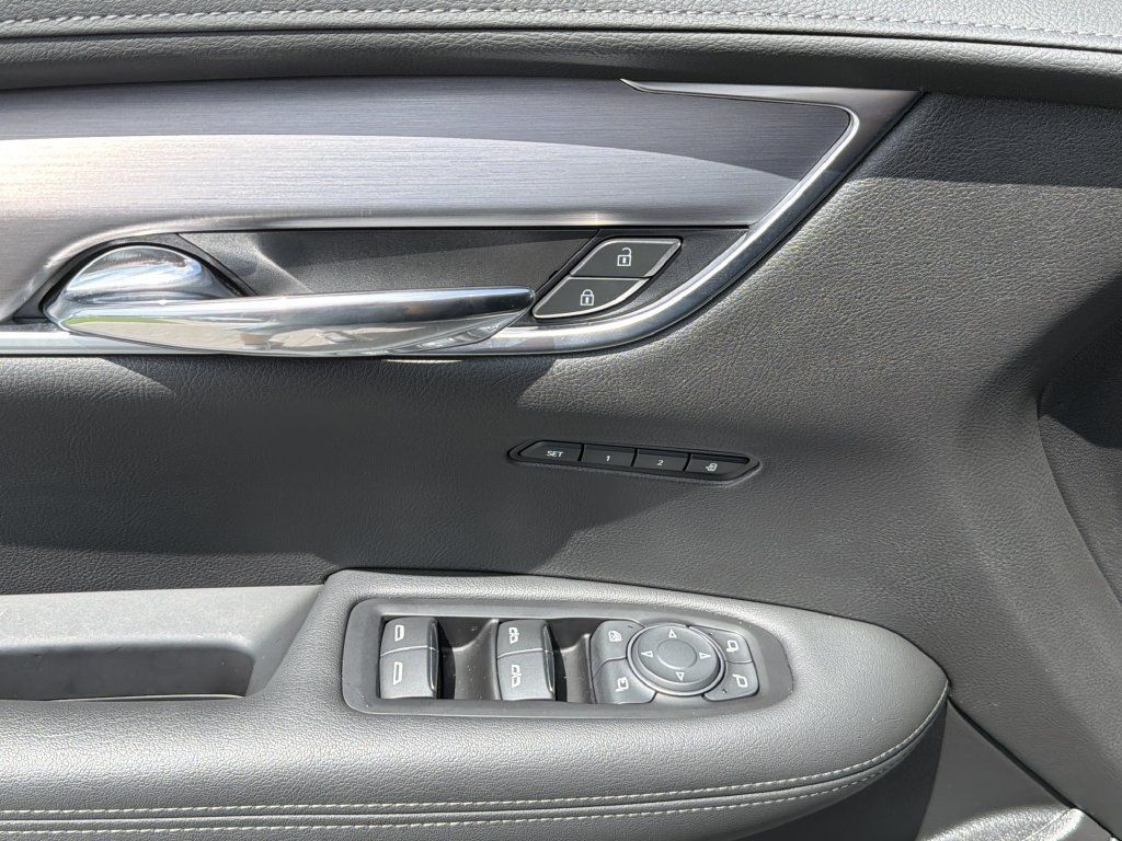 Certified 2025 Cadillac XT6 Luxury FWD image 20