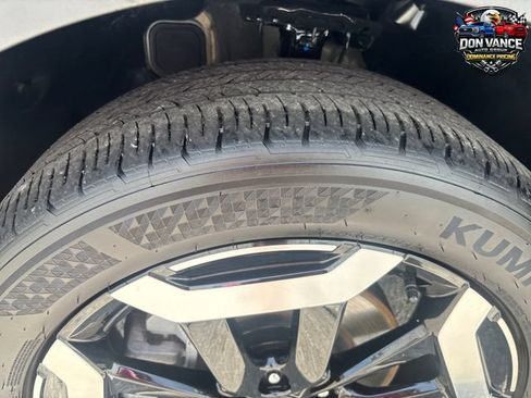 Used 2025 Kia Telluride S FWD image 26