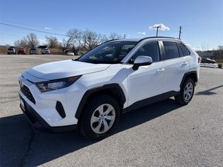 Used 2019 Toyota RAV4 LE video 2