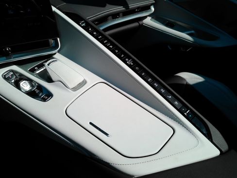 Used 2022 Chevrolet Corvette Stingray Preferred Conv w/ Z51 Performance Package RWD image 21