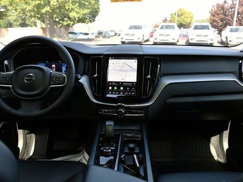 Certified 2024 Volvo XC60 B5 Core w/ Climate Package AWD/4WD image 20