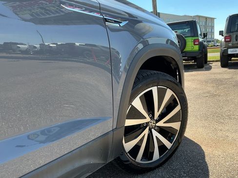 Used 2022 Volkswagen Taos SE FWD image 15