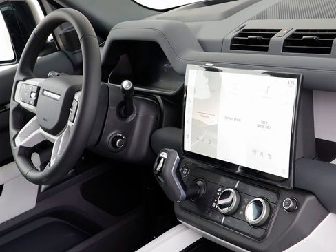 New 2026 Land Rover Defender 110 X-Dynamic SE image 23