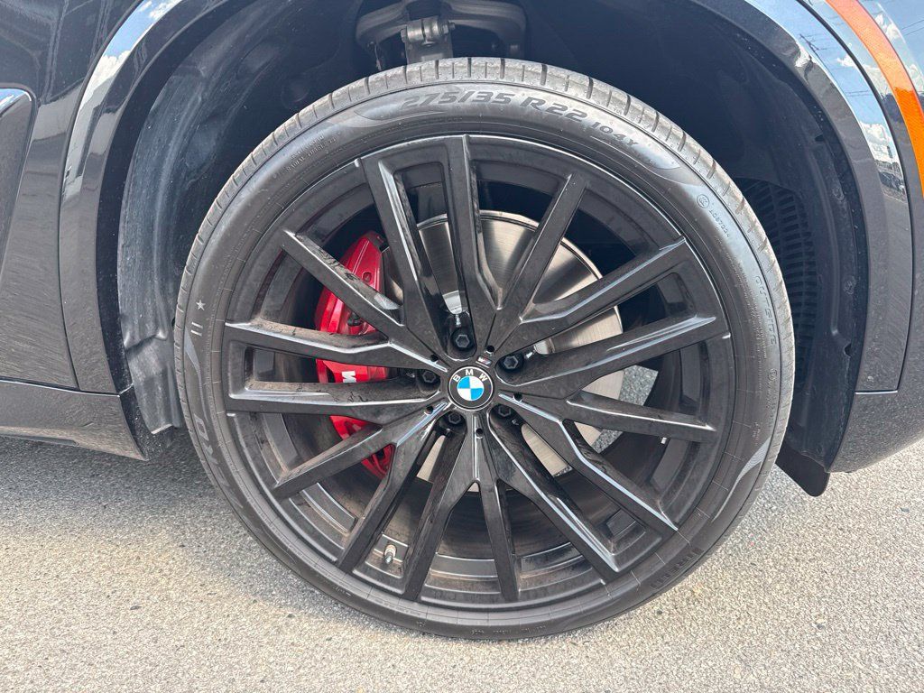 Certified 2026 BMW X5 M60i AWD/4WD image 4