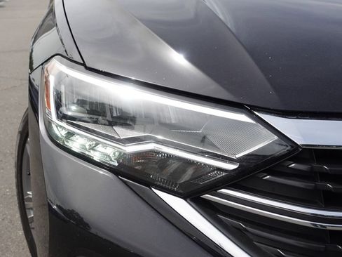 Used 2024 Volkswagen Jetta SE image 5