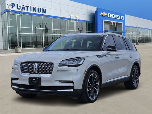 Used 2024 Lincoln Aviator Reserve w/ Equipment Group 201A RWD image 2