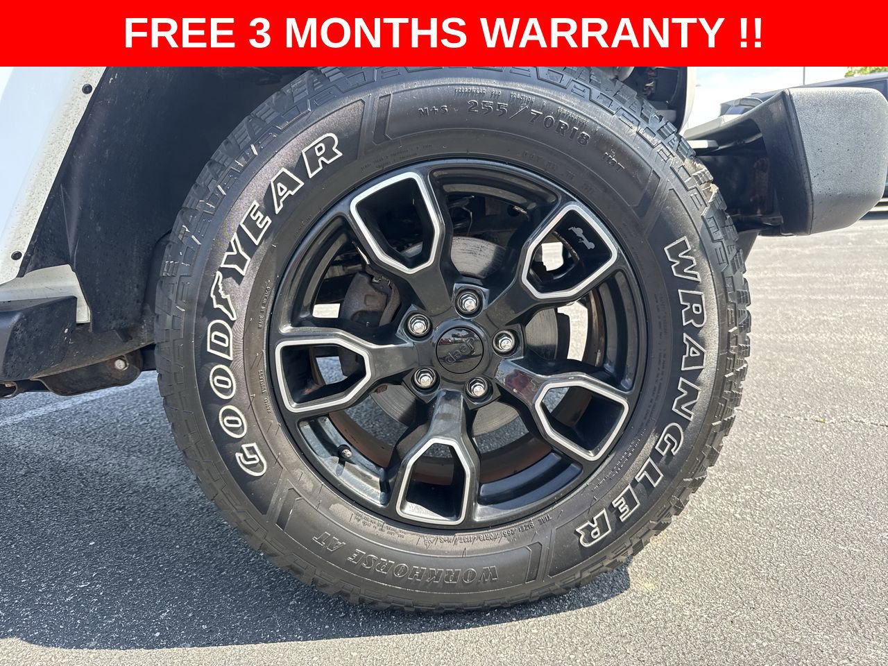 Used 2018 Jeep Wrangler Unlimited Sahara AWD/4WD image 10