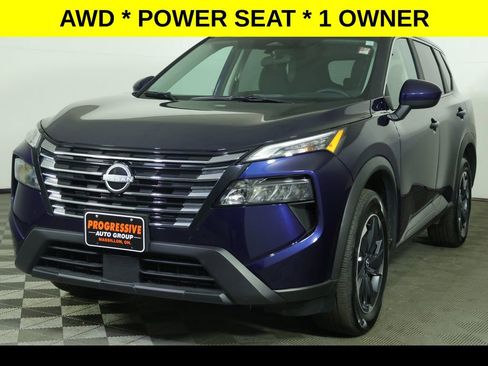 Used 2025 Nissan Rogue SV image 1