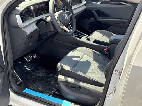 New 2026 Volkswagen Tiguan SE R-Line AWD/4WD image 10