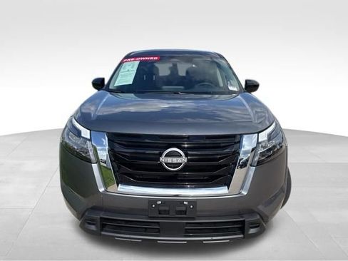 Used 2025 Nissan Pathfinder S AWD/4WD image 3