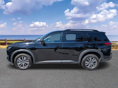 Used 2025 Nissan Pathfinder SV AWD/4WD image 5