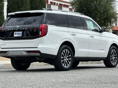 Used 2025 Ford Expedition Platinum AWD/4WD image 4