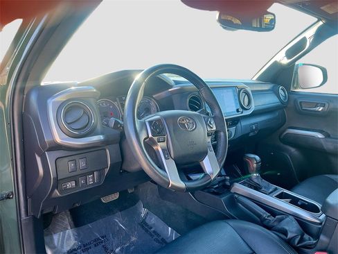 Used 2022 Toyota Tacoma Limited image 9