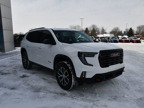 Used 2024 GMC Acadia AT4 w/ Luxury Package image 9