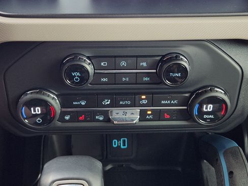 Used 2023 Ford Bronco Wildtrak AWD/4WD image 21