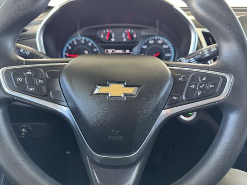 Certified 2018 Chevrolet Equinox LT FWD image 33