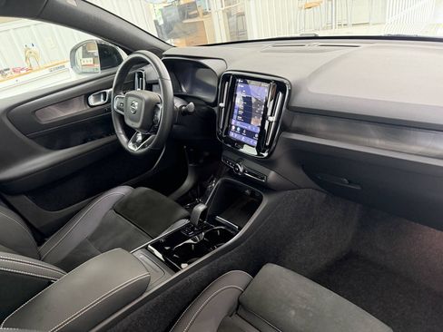 Used 2023 Volvo C40 P8 Recharge Ultimate AWD/4WD image 33