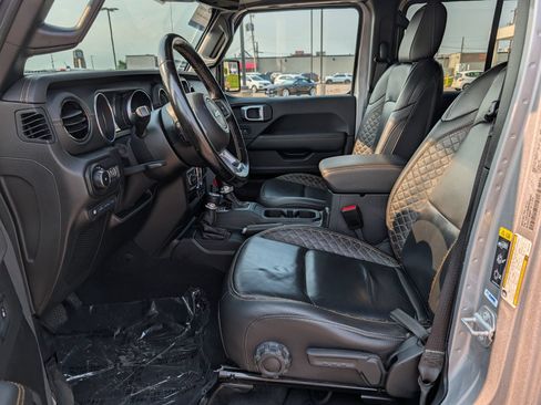 Used 2021 Jeep Wrangler Unlimited Sahara AWD/4WD image 15