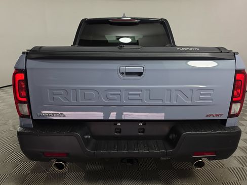 Used 2025 Honda Ridgeline Sport image 6