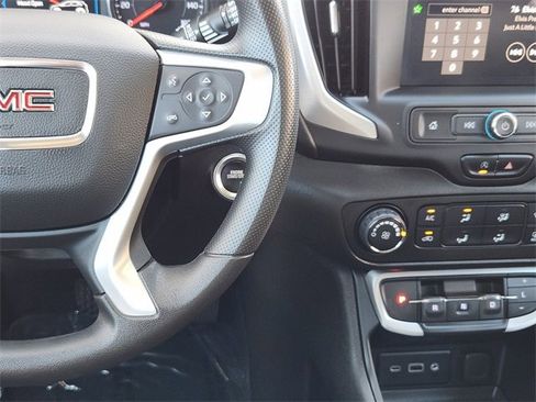 Used 2022 GMC Terrain SLE image 29