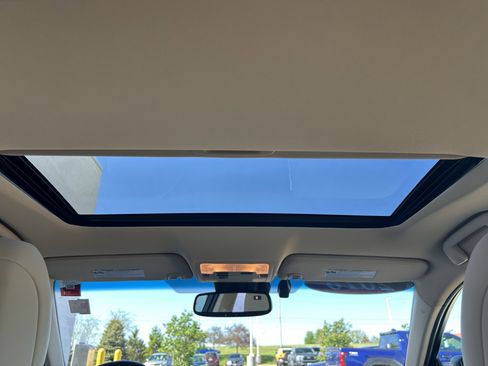 Used 2016 Toyota Avalon Limited w/ Toyota Safety Sense Package FWD image 19