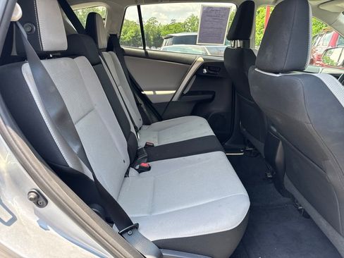 Used 2017 Toyota RAV4 XLE FWD image 7