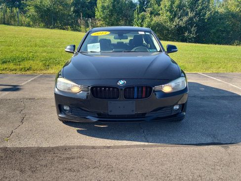 Used 2013 BMW 320i xDrive Sedan AWD/4WD image 3