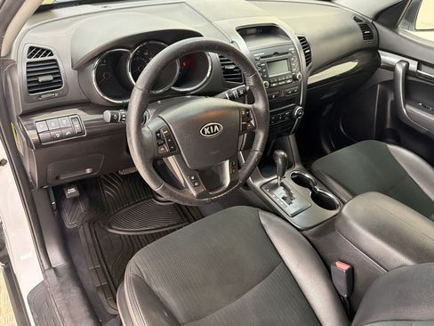 Used 2011 Kia Sorento EX FWD image 4