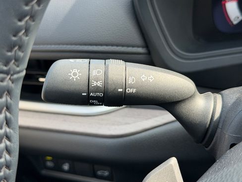 Used 2025 Toyota Grand Highlander AWD image 12