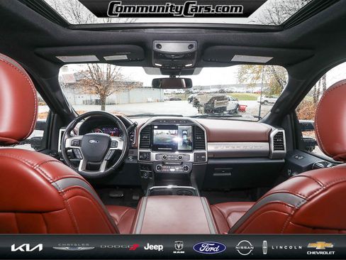 Used 2022 Ford F350 Platinum w/ FX4 Off-Road Package image 23