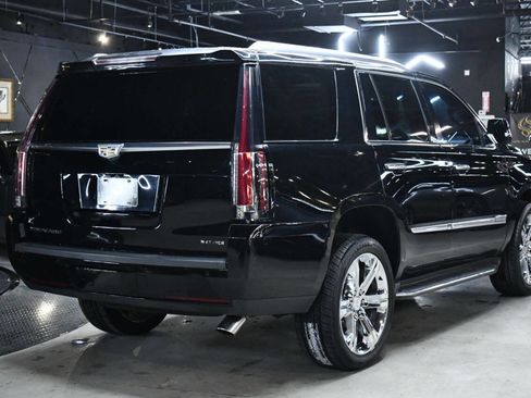 Used 2016 Cadillac Escalade Luxury image 13