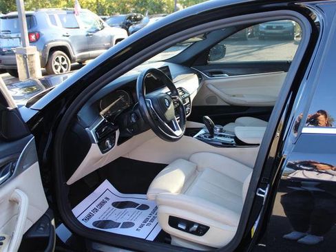 Used 2020 BMW 530i w/ Convenience Package image 10