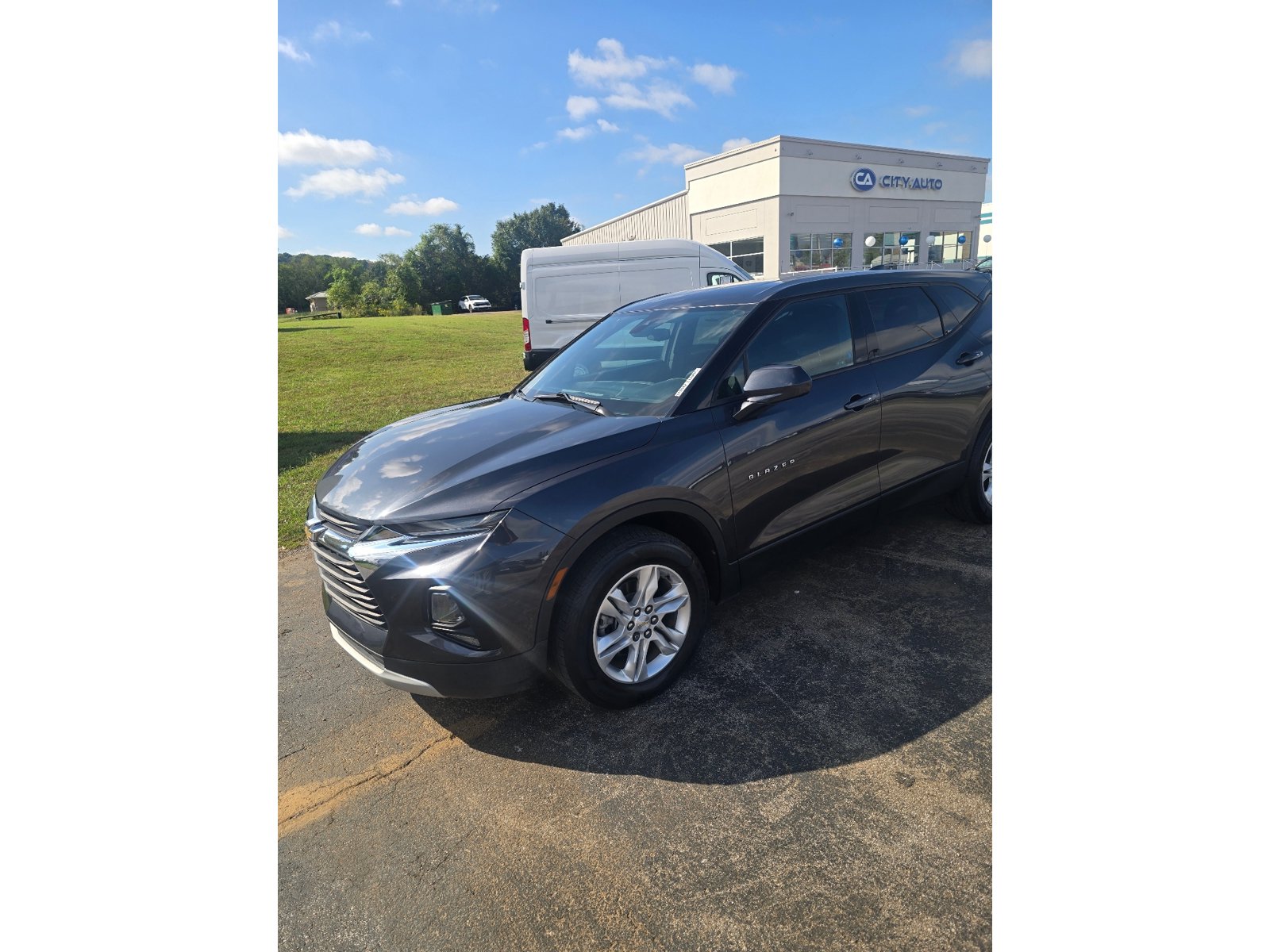 Used 2021 Chevrolet Blazer LT FWD image 2