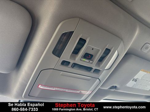 Used 2024 Toyota Highlander XLE image 26