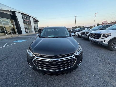 Used 2020 Chevrolet Traverse Premier w/ LPO, Floor Liner Package AWD/4WD image 9