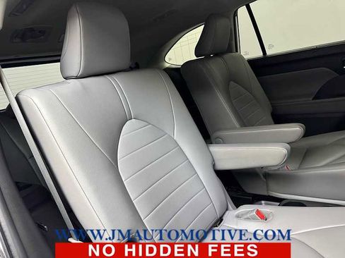 Used 2022 Toyota Highlander XLE image 22