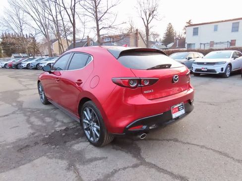 Used 2020 MAZDA MAZDA3 Hatchback w/ Preferred Package image 4