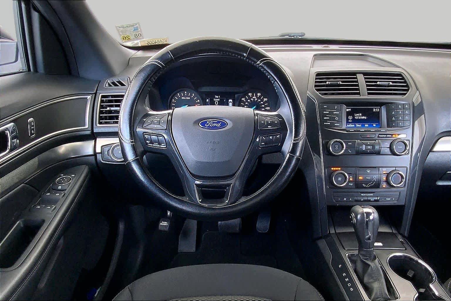 Used 2019 Ford Explorer XLT FWD image 6