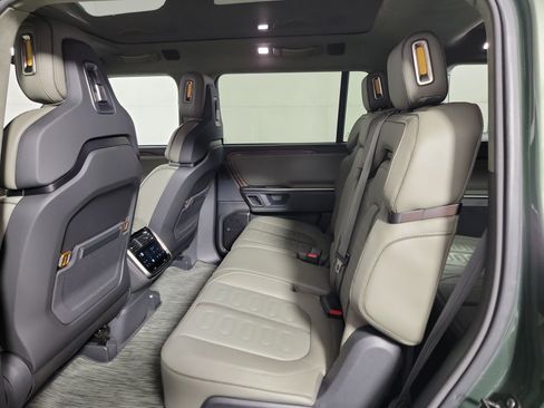 Used 2024 Rivian R1S Adventure AWD/4WD image 21