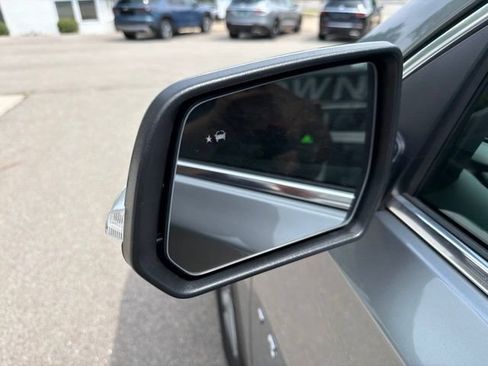 Certified 2023 Chevrolet Traverse LT FWD image 10