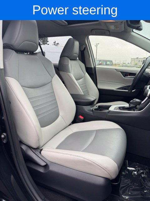 Used 2019 Toyota RAV4 XLE Premium w/ Cold Weather Package AWD/4WD image 28