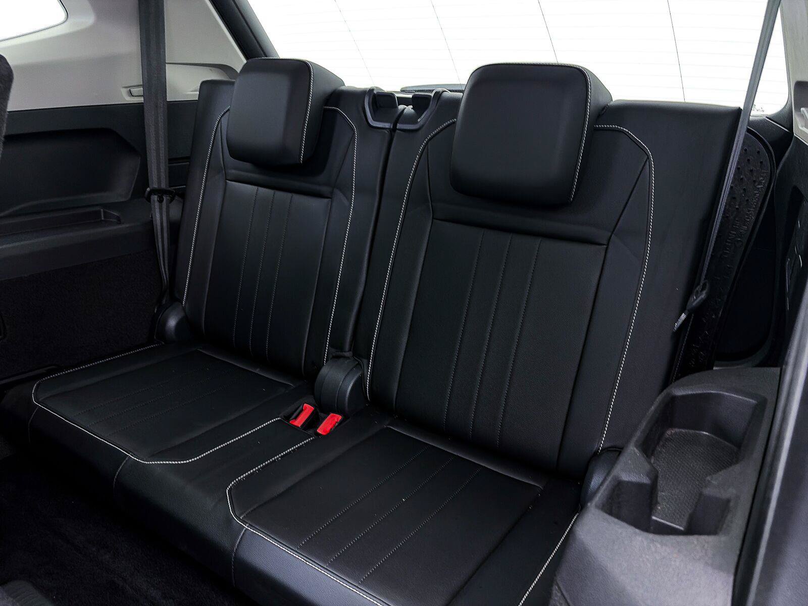 Used 2022 Volkswagen Tiguan SE FWD image 34