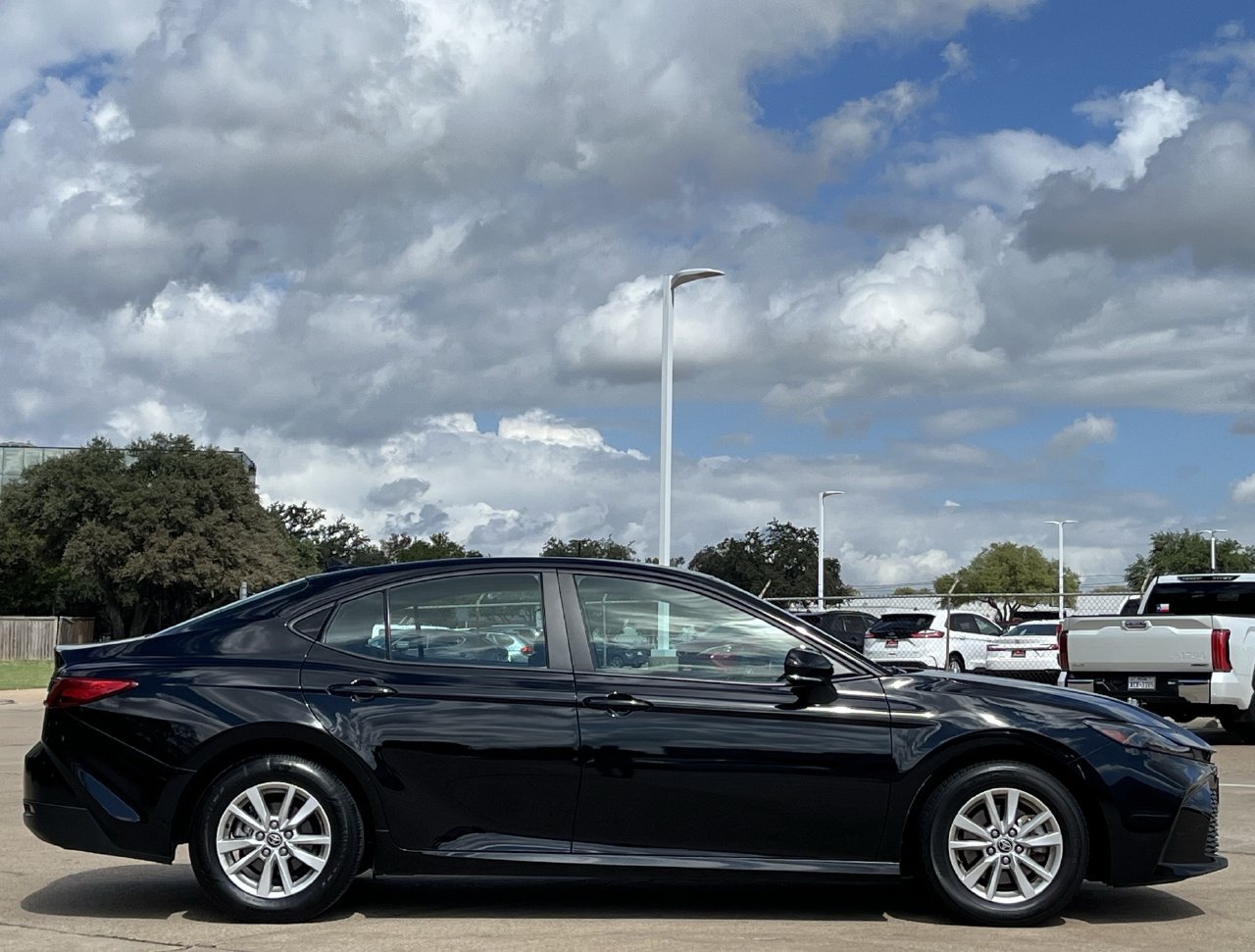 Used 2025 Toyota Camry LE FWD image 3