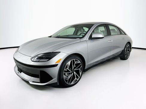 Used 2024 Hyundai Ioniq 6 SEL AWD/4WD image 3