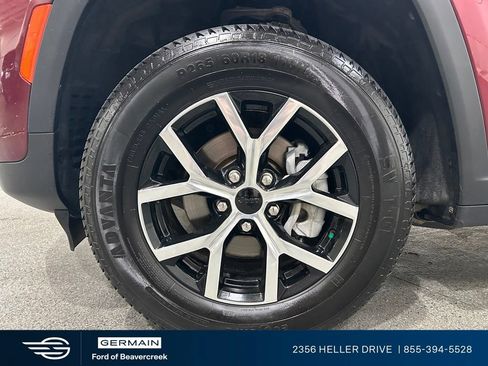 Used 2024 Jeep Grand Cherokee Limited AWD/4WD image 12