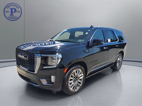 Used 2024 GMC Yukon Denali Ultimate AWD/4WD image 3