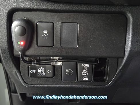Used 2022 Toyota Tacoma TRD Off-Road w/ Technology Package AWD/4WD image 25