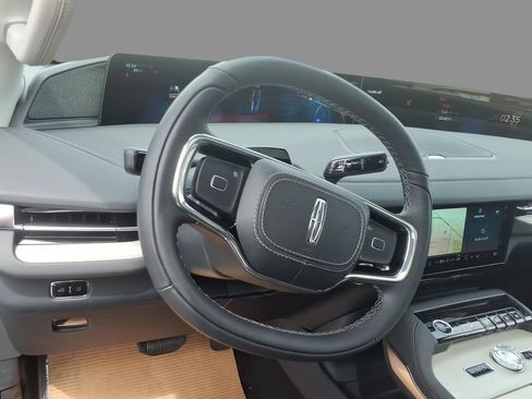 New 2026 Lincoln Navigator Reserve AWD/4WD image 22